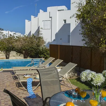 빌라 Imagine Your Family Renting This Contemporary Style Villa, Protaras Villa 1466 프로타라스