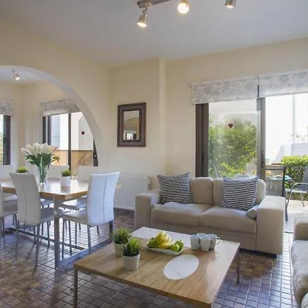 Imagine Your Family Renting This Contemporary Style Villa, Protaras Villa 1466 빌라 *