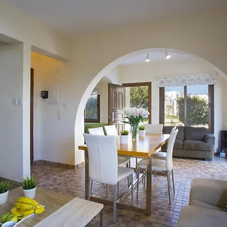 Imagine Your Family Renting This Contemporary Style Villa, Protaras Villa 1466 빌라 프로타라스